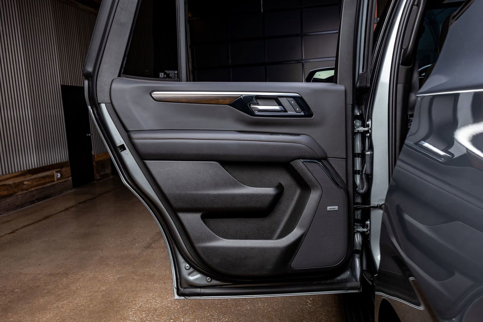 Used 2025 Chevrolet Tahoe High Country AWD/4WD image 39