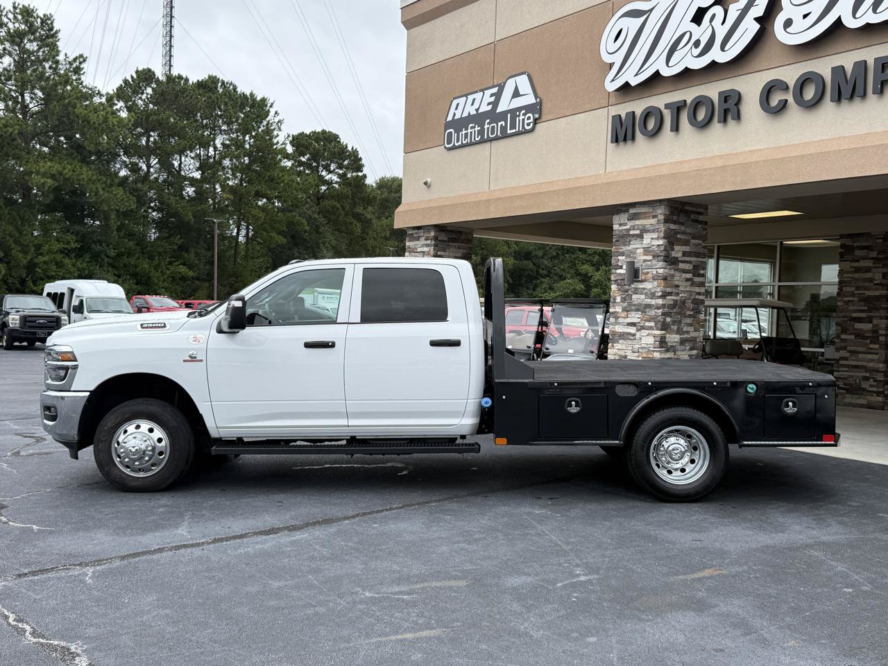 Used 2025 RAM 3500 Tradesman w/ Chrome Appearance Group AWD/4WD image 2