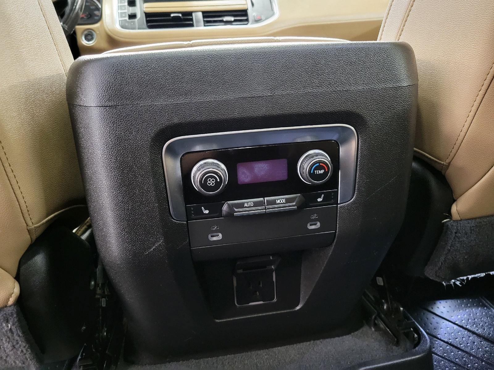 Used 2021 Chevrolet Tahoe Premier AWD/4WD image 22