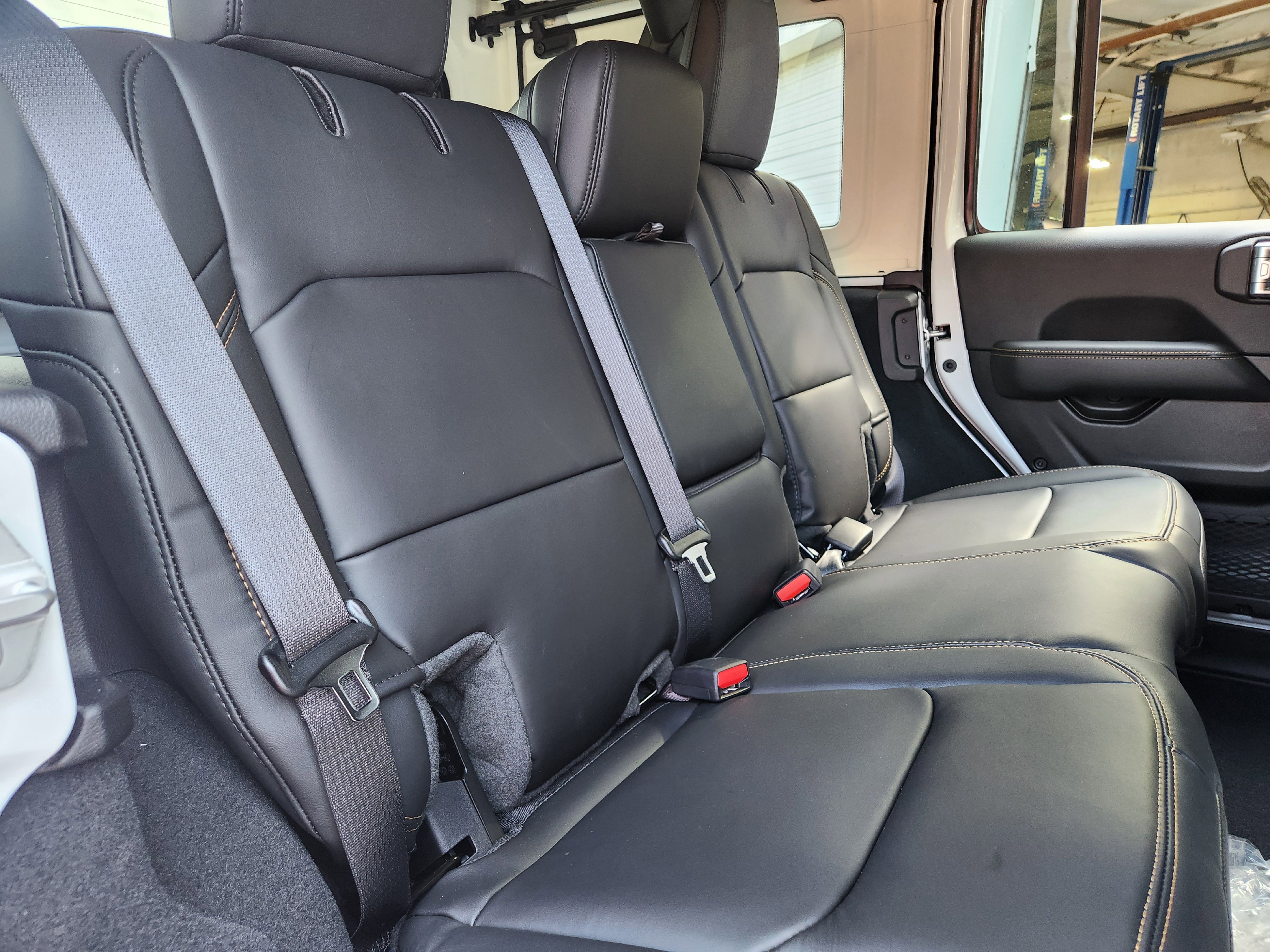 New 2025 Jeep Wrangler Unlimited Rubicon 392 image 9