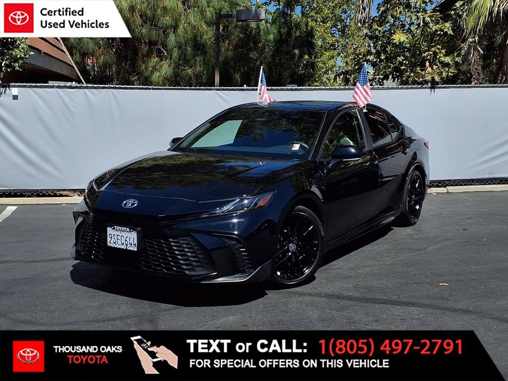 Certified 2025 Toyota Camry SE FWD image 1