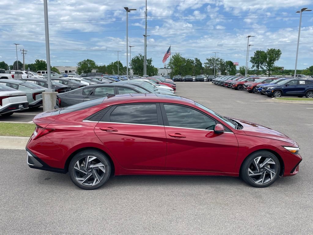Used 2024 Hyundai Elantra Limited FWD image 8