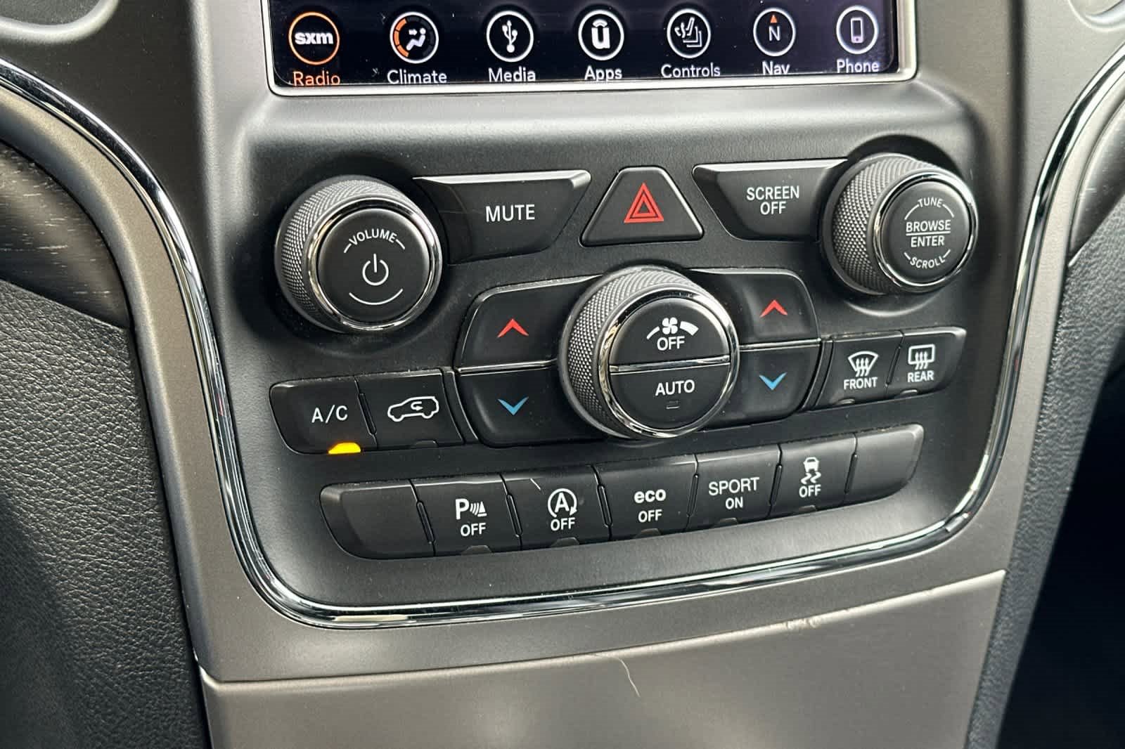 Used 2018 Jeep Grand Cherokee Altitude image 21