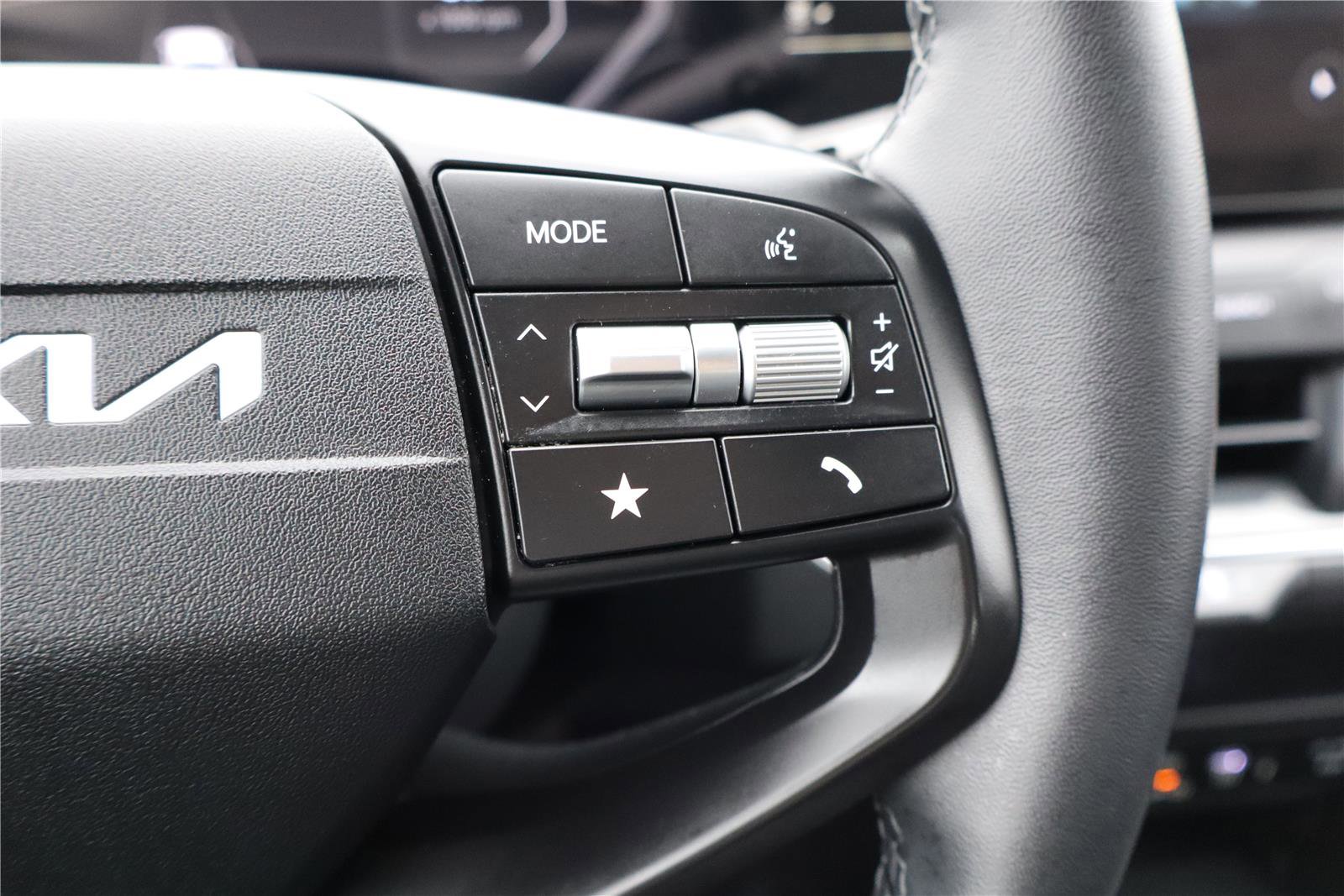 Certified 2025 Kia K4 EX image 20