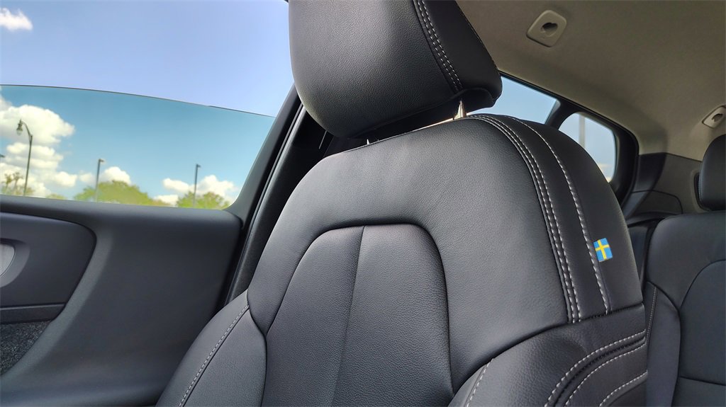 New 2026 Volvo XC40 B5 Core w/ Climate Package image 21