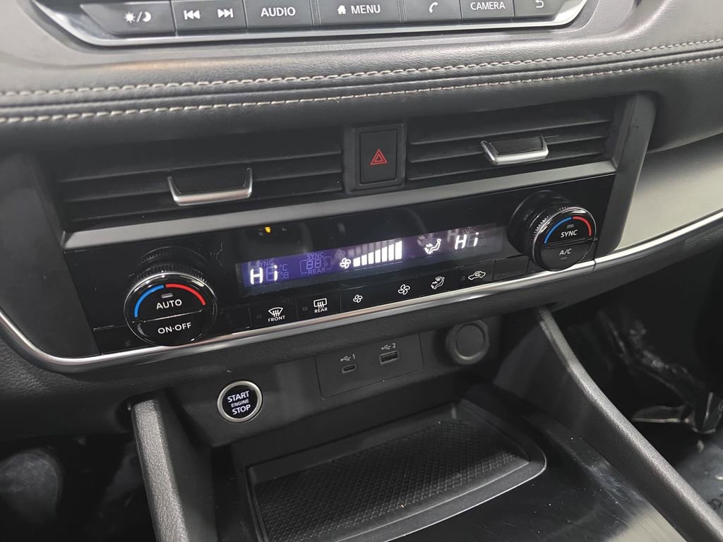 Used 2023 Nissan Rogue SV image 24