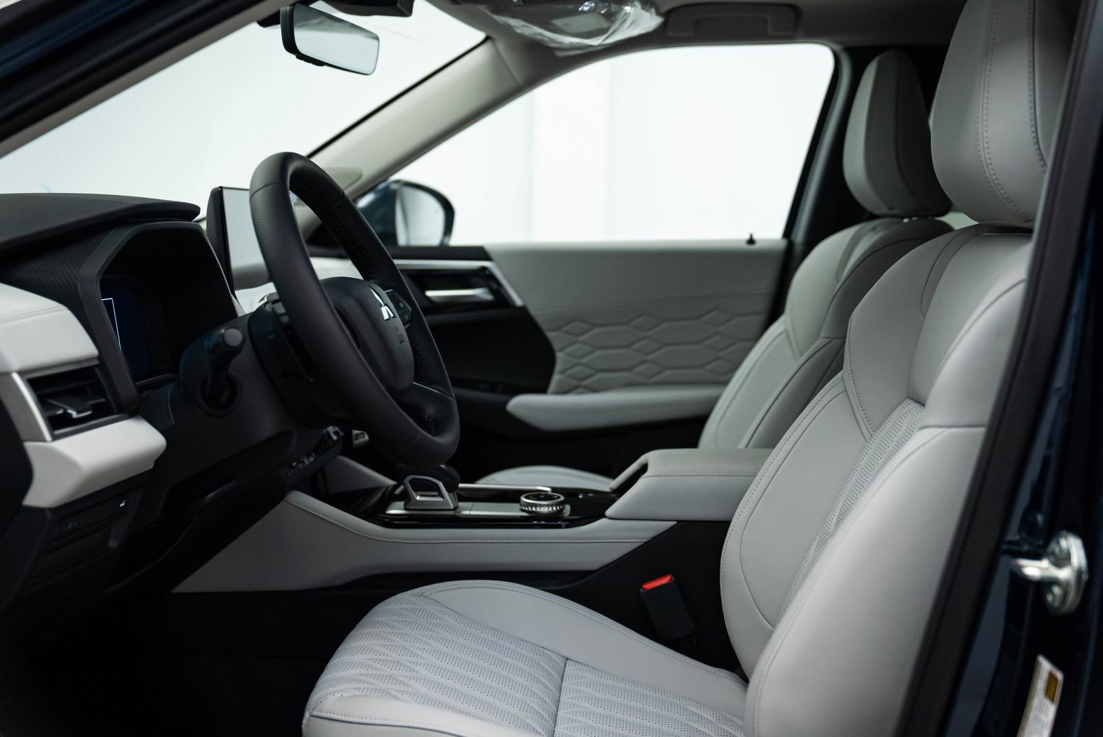 New 2025 Mitsubishi Outlander SEL image 4