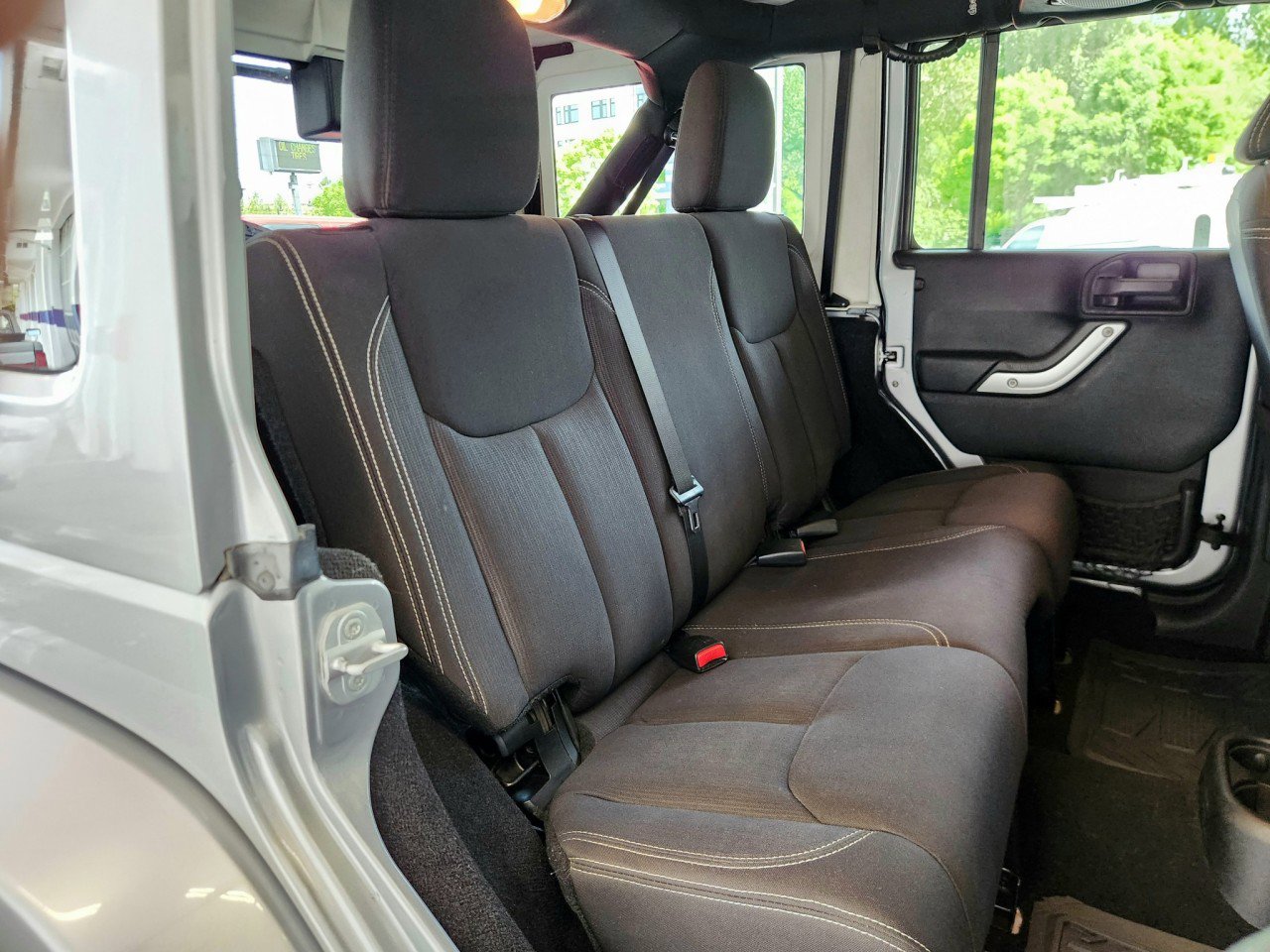 Used 2013 Jeep Wrangler Unlimited Sahara w/ Connectivity Group AWD/4WD image 4