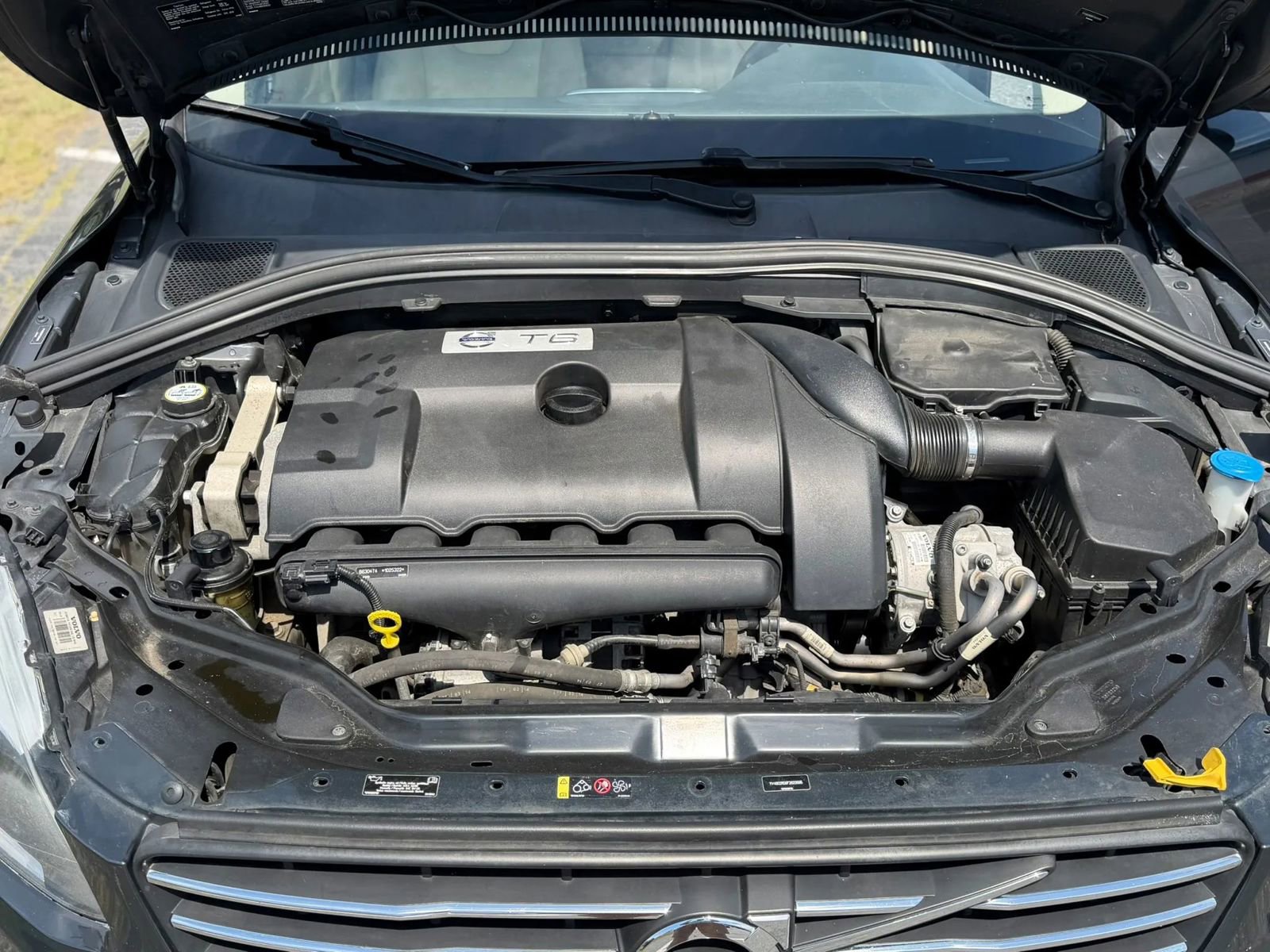 Used 2015 Volvo XC60 T6 Platinum AWD/4WD image 20