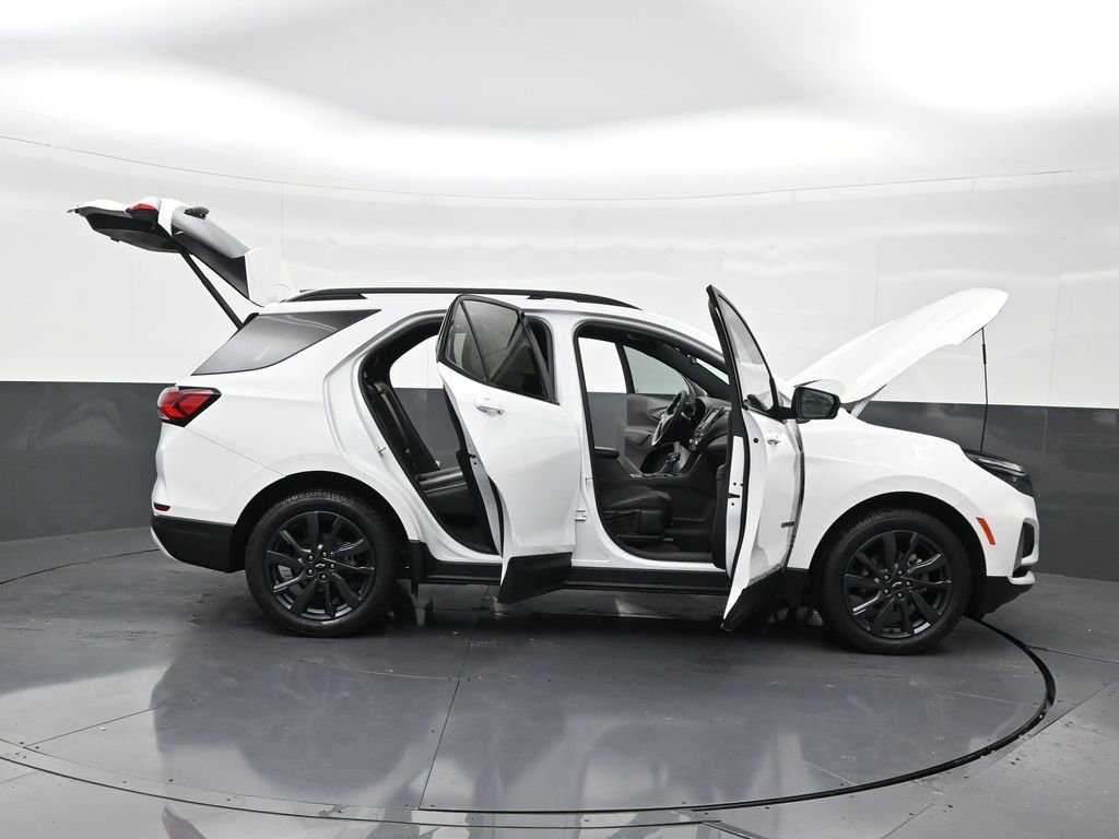 Used 2023 Chevrolet Equinox RS image 32