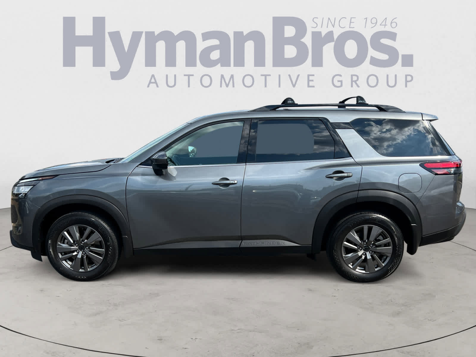 Used 2022 Nissan Pathfinder SV w/ SV Black Package image 7