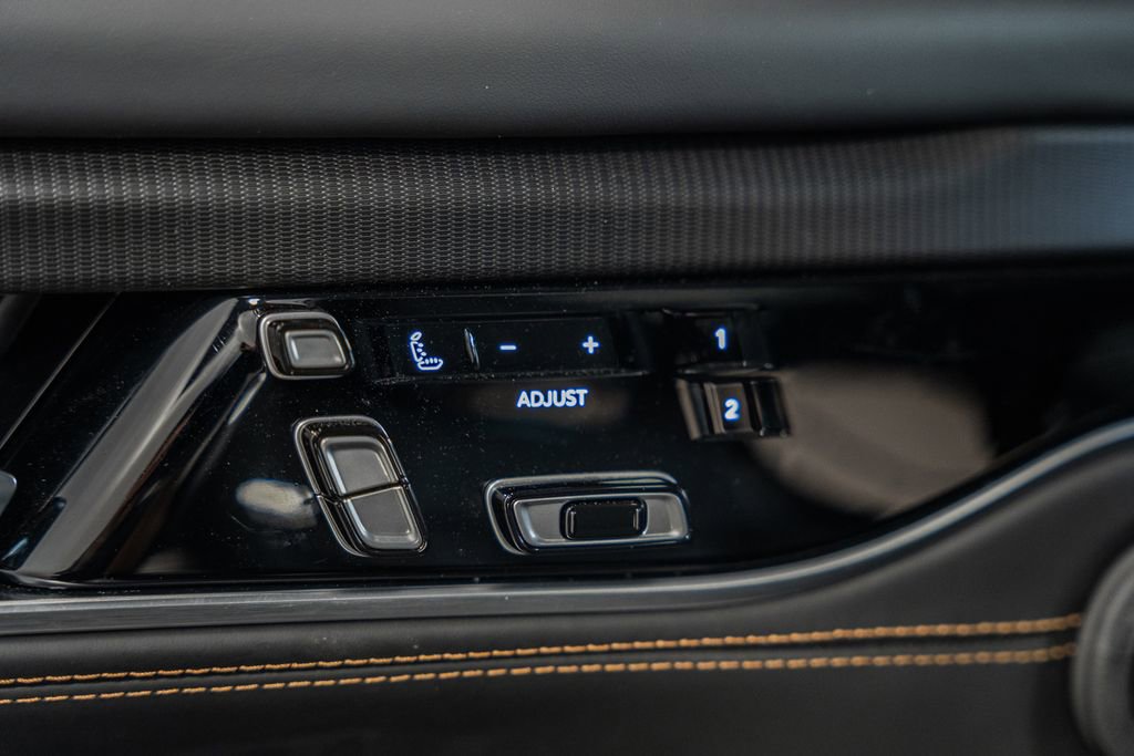 New 2024 Jeep Grand Wagoneer Series III w/ HD Trailer Tow Package image 44