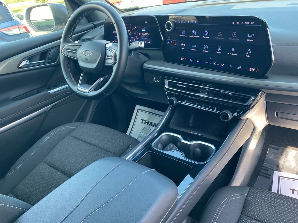 Used 2025 Chevrolet Traverse LT w/ Midnight/Sport Edition image 7