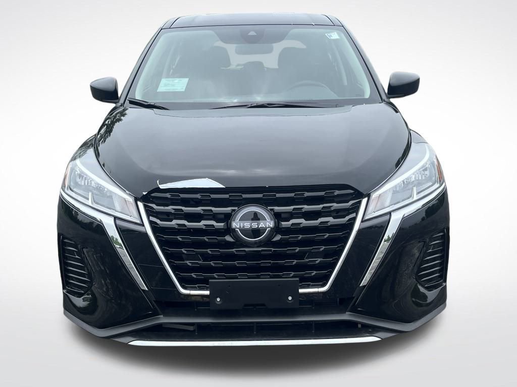 New 2025 Nissan Kicks Play S image 8