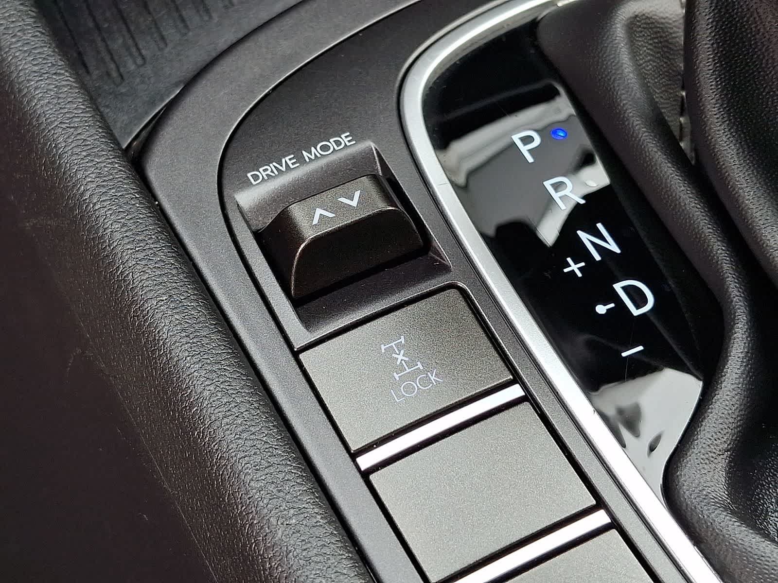 Used 2025 Hyundai Kona SEL AWD/4WD image 27