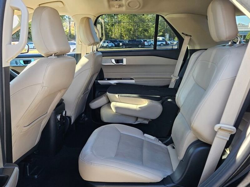Certified 2023 Ford Explorer Limited w/ Equipment Group 301A RWD image 7