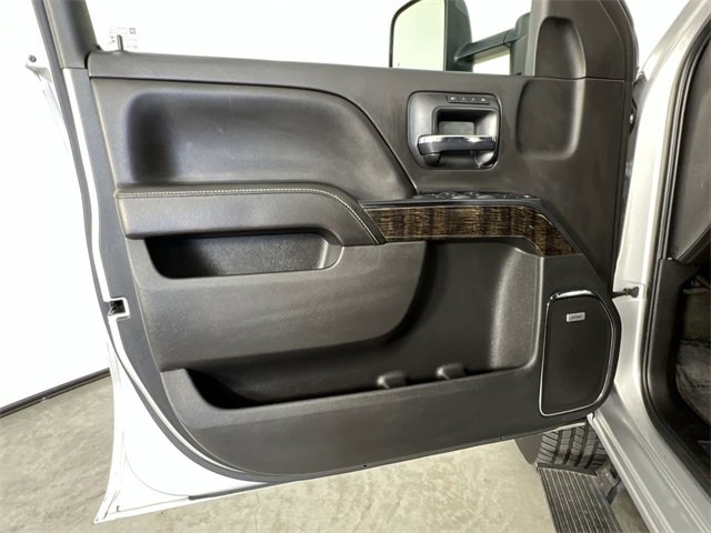 Used 2015 GMC Sierra 2500 Denali w/ Duramax Plus Package image 21