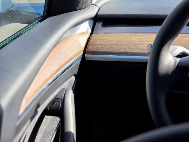Used 2023 Tesla Model Y Long Range image 16