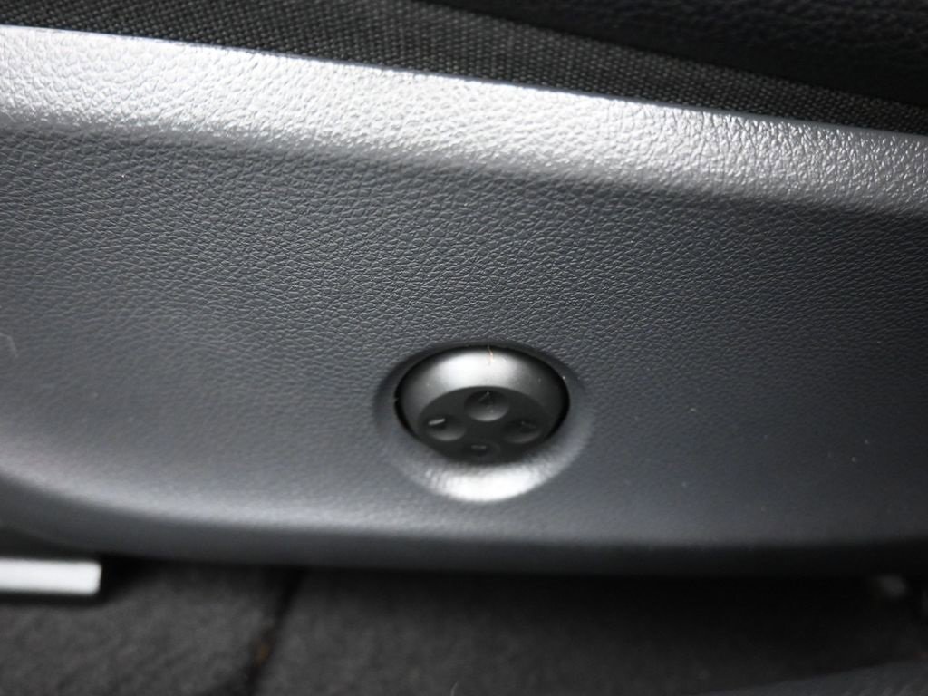 Used 2018 Mercedes-Benz GLA 250 4MATIC image 13