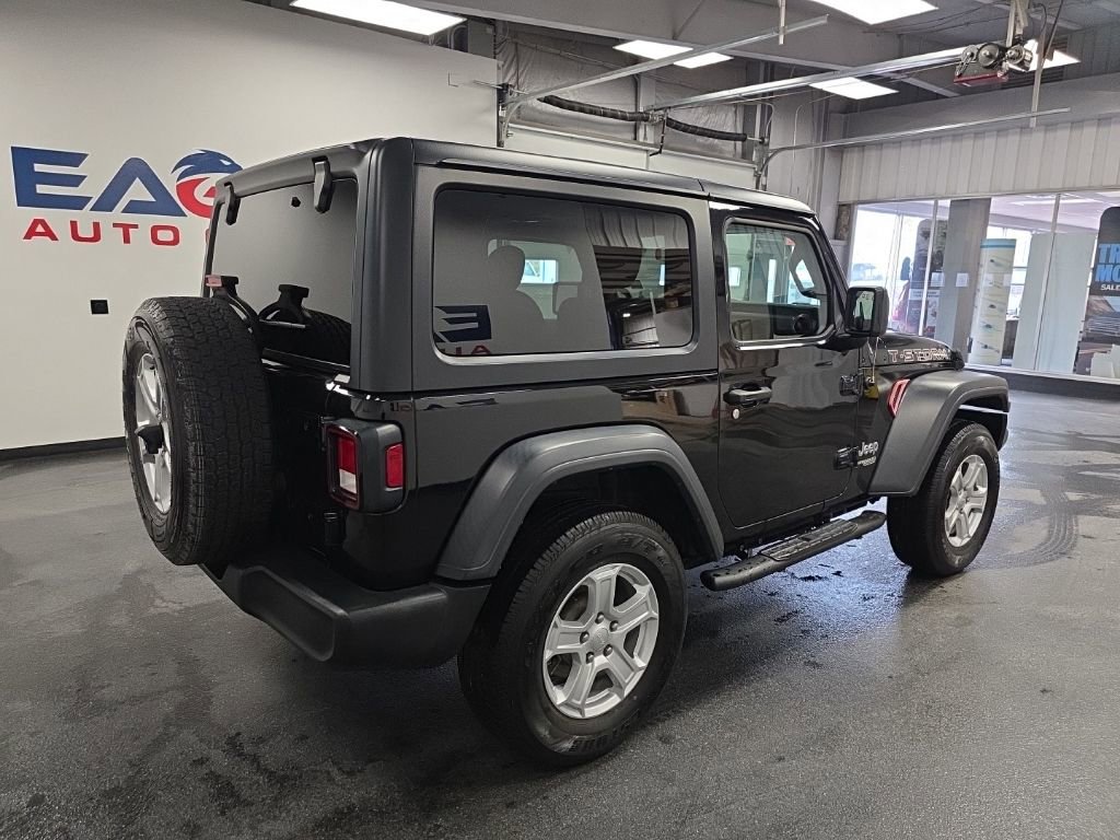Used 2019 Jeep Wrangler Sport AWD/4WD image 12
