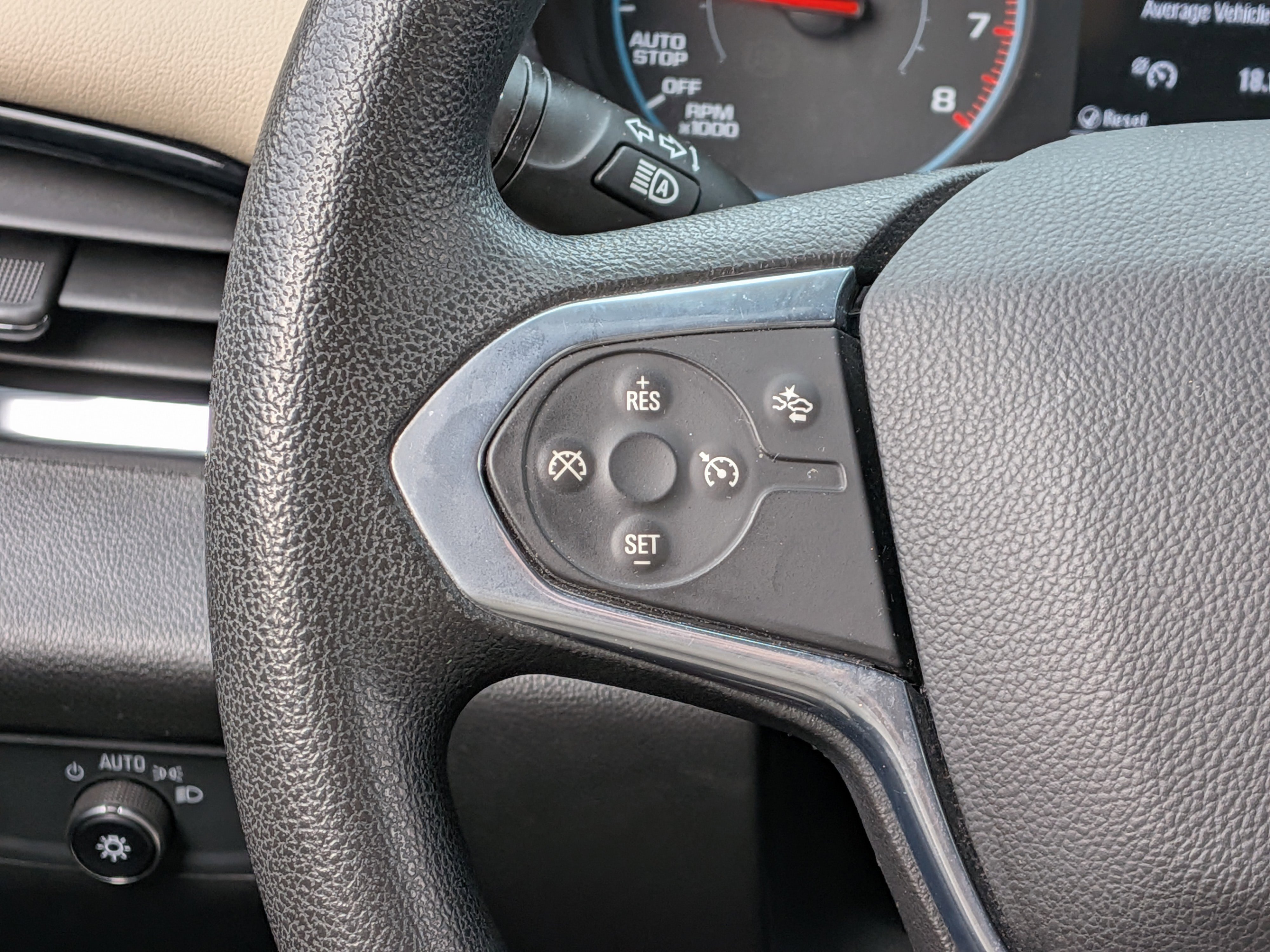 Used 2022 Chevrolet Traverse LS image 33