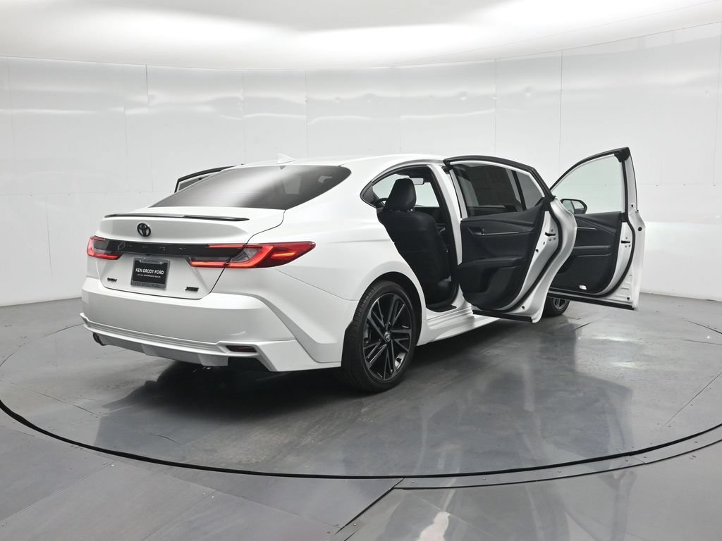 Used 2026 Toyota Camry XSE FWD image 5