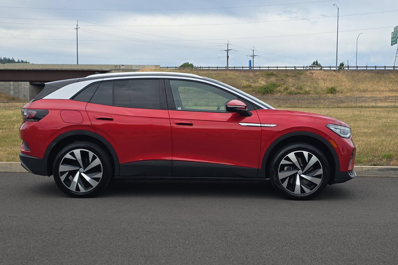 Used 2022 Volkswagen ID.4 Pro S w/ Gradient Package AWD/4WD image 2