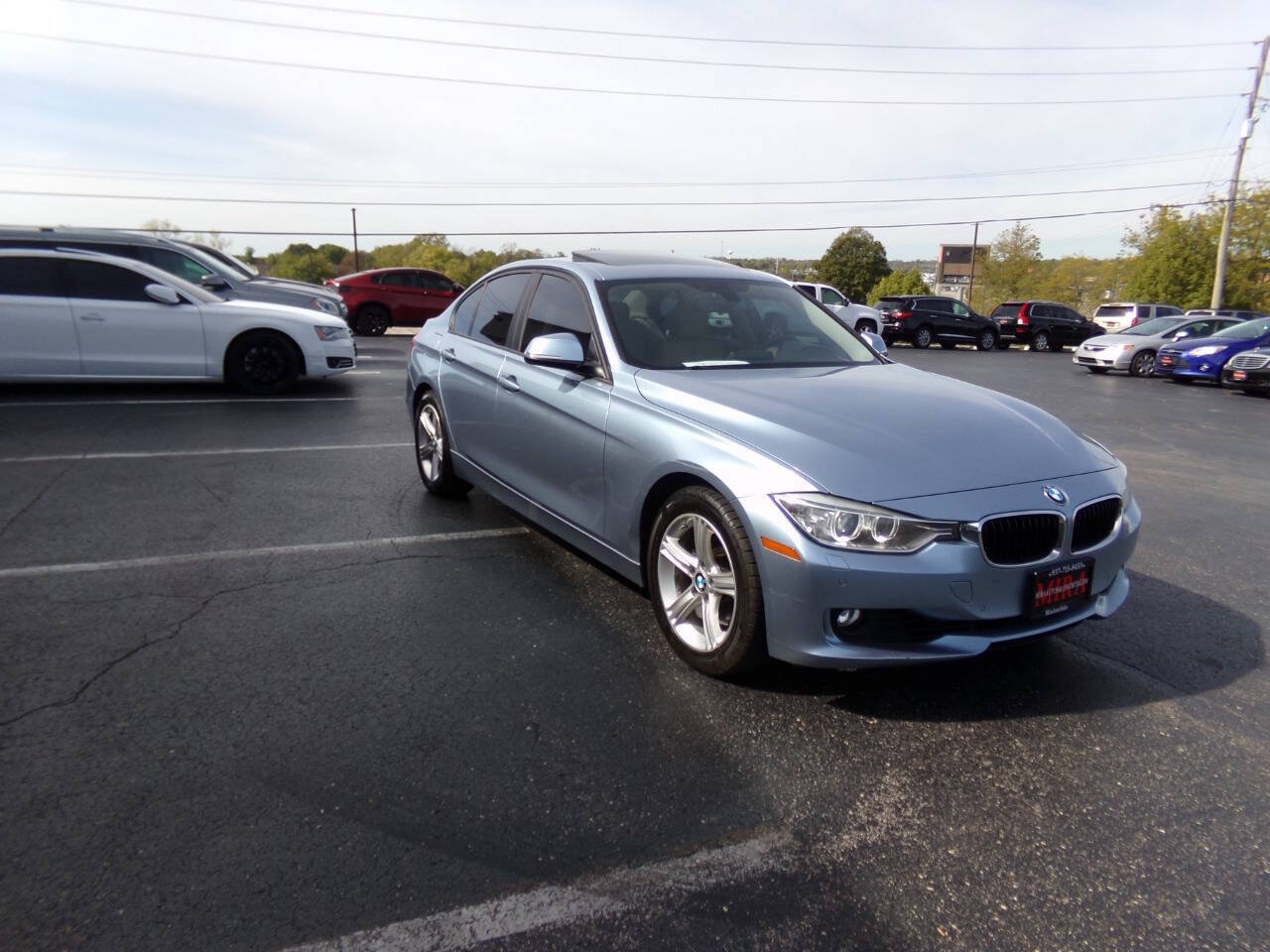 Used 2013 BMW 328i xDrive Sedan AWD/4WD image 4