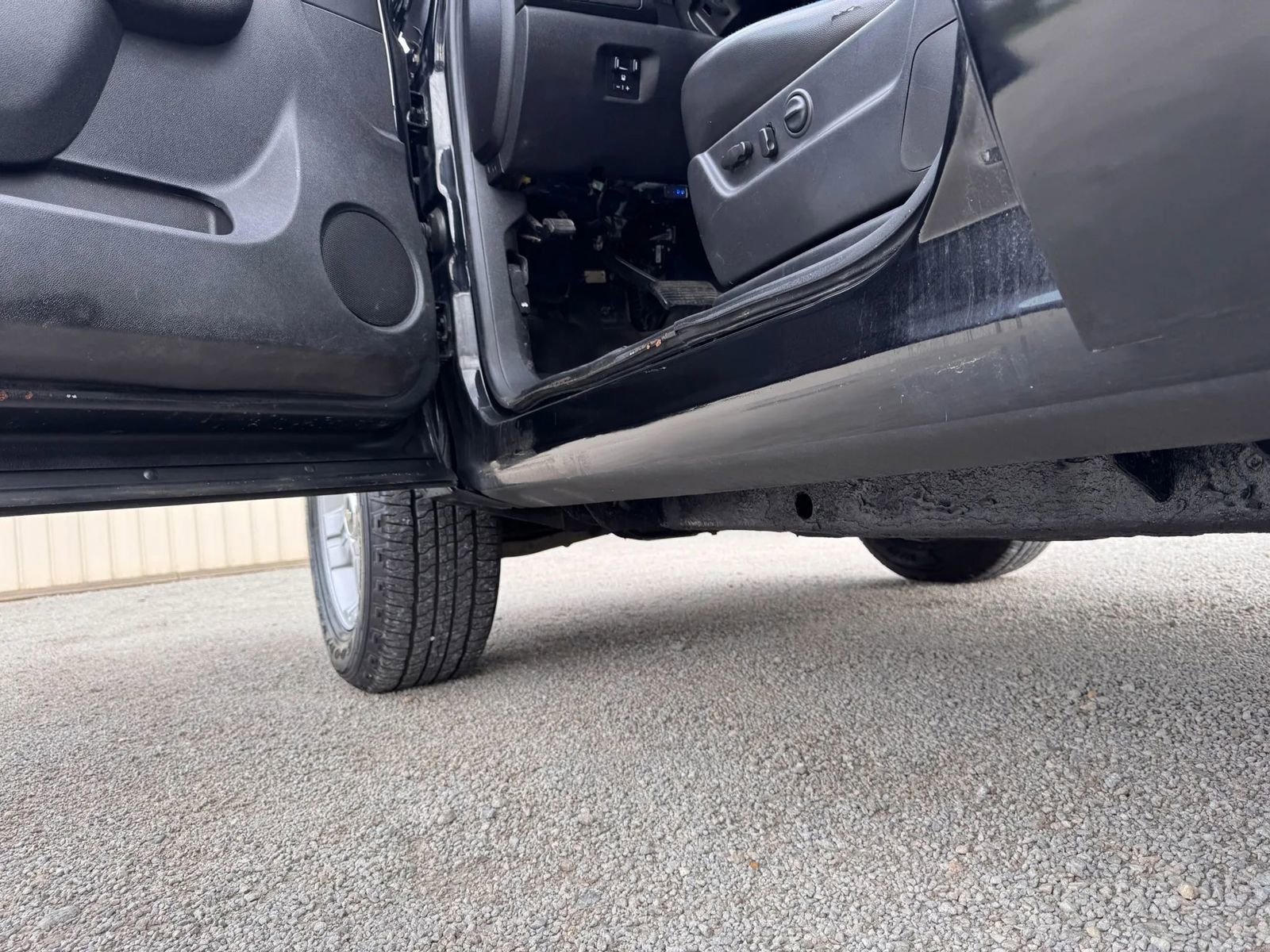 Used 2013 Chevrolet Avalanche LT AWD/4WD image 29