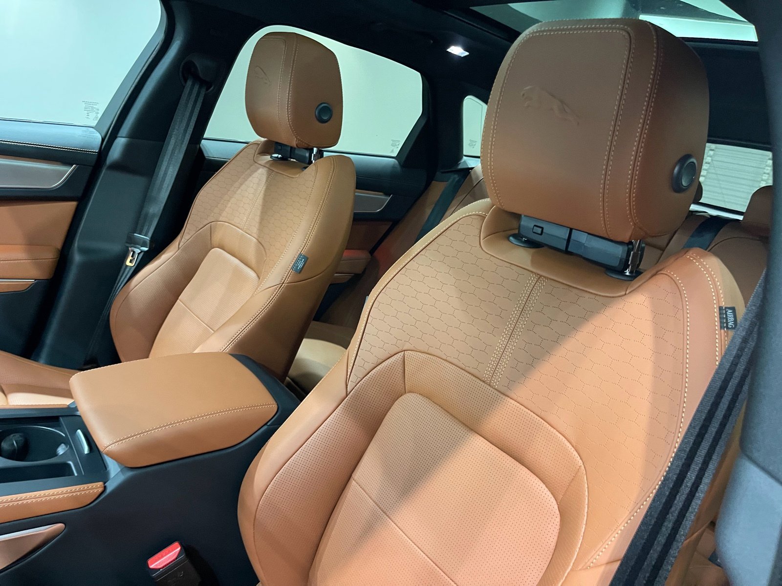 New 2026 Jaguar F-PACE R-Dynamic S image 8