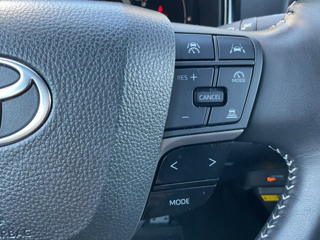 Used 2025 Toyota Camry SE FWD image 21