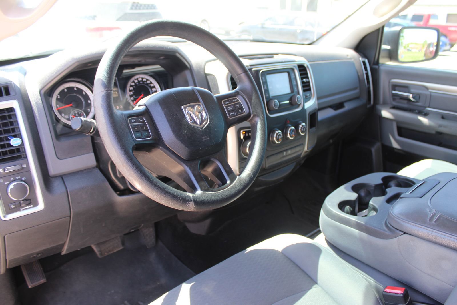 Used 2016 RAM 1500 Classic SLT AWD/4WD image 10