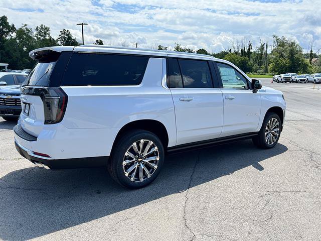 New 2026 Chevrolet Suburban High Country AWD/4WD image 6