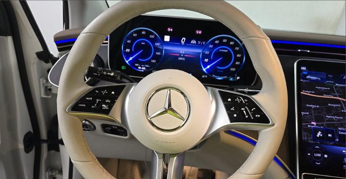 Used 2023 Mercedes-Benz EQE 500 4MATIC SUV image 3