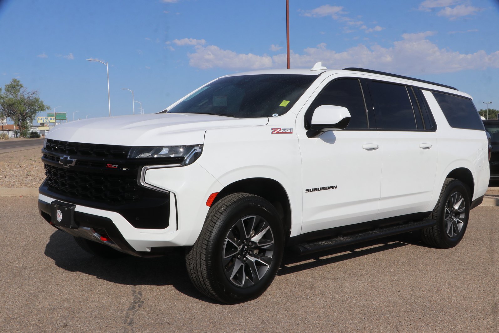 Used 2023 Chevrolet Suburban Z71 AWD/4WD image 3