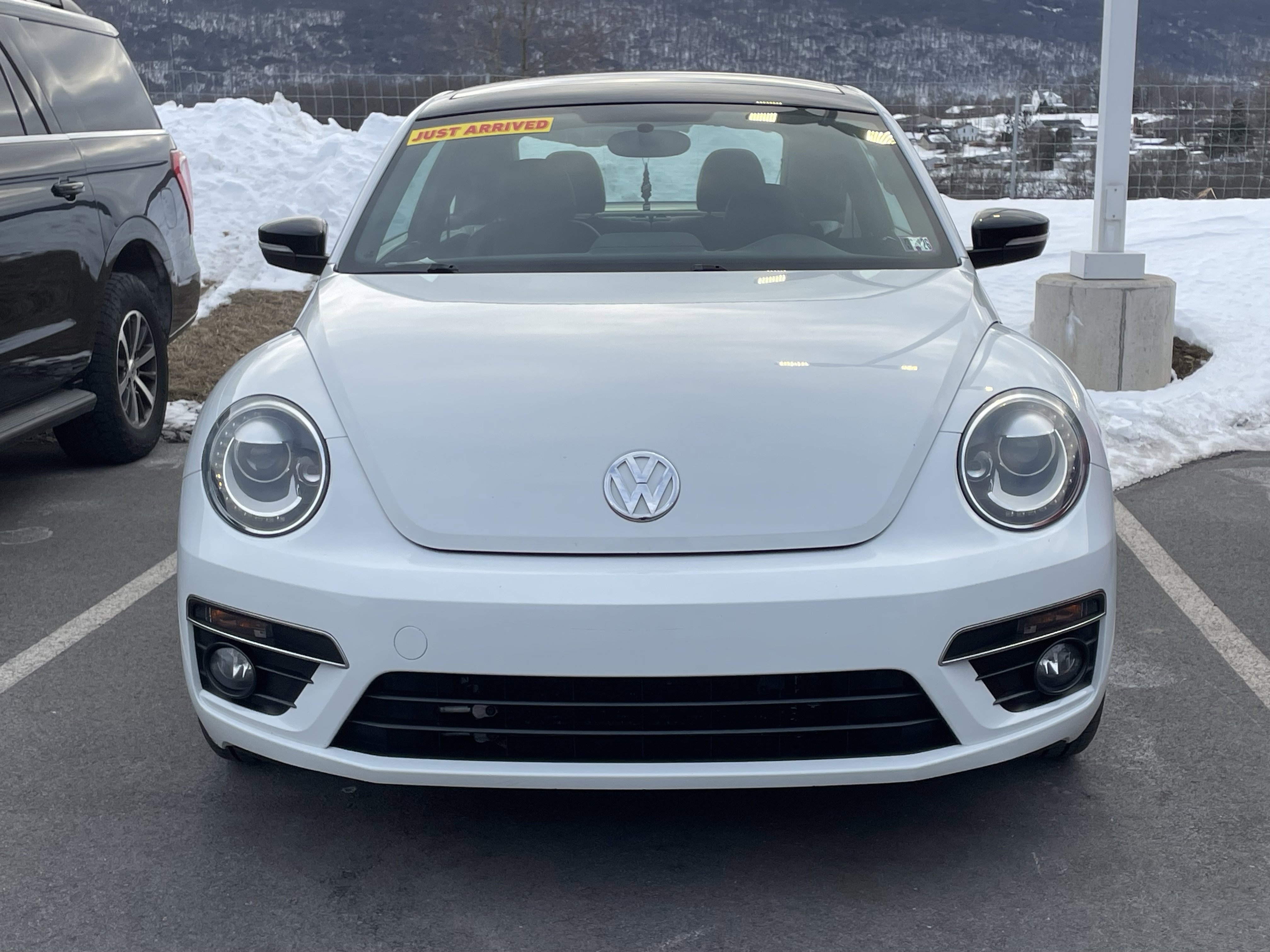 Used 2014 Volkswagen Beetle R-Line image 7