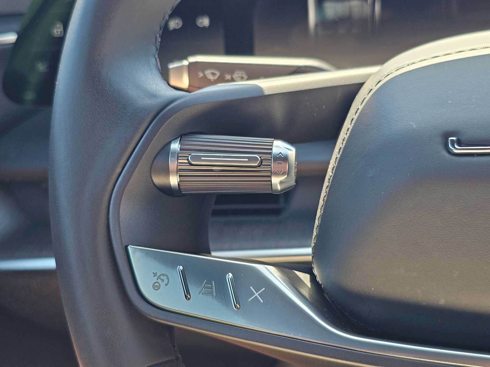 Used 2025 Lucid Air Touring AWD/4WD image 31