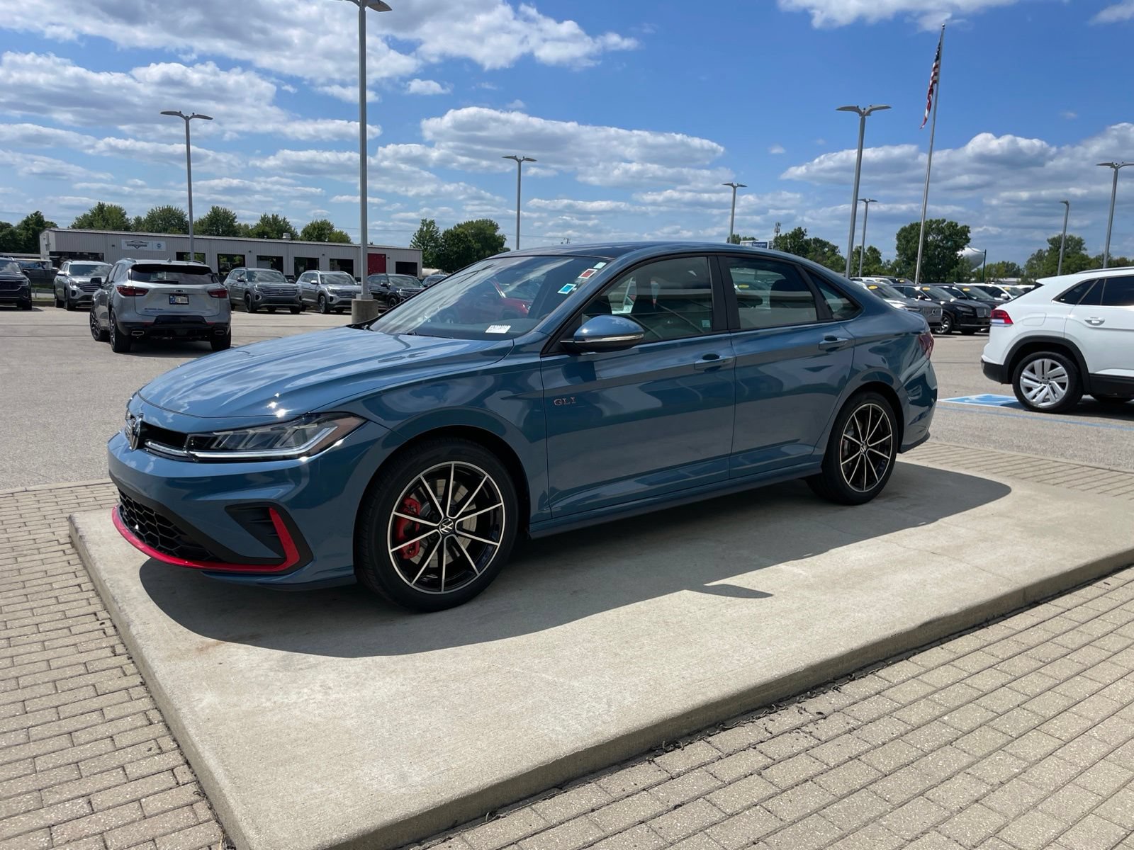 Used 2026 Volkswagen Jetta GLI Autobahn FWD image 6