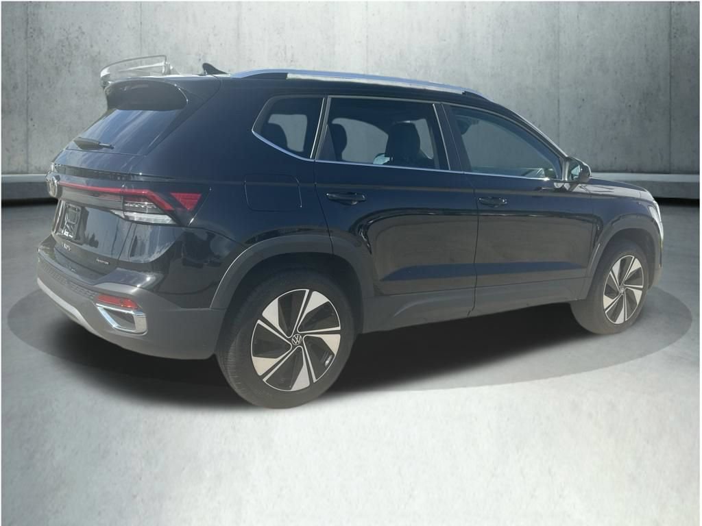 Used 2026 Volkswagen Taos SE w/ Panoramic Sunroof Package AWD/4WD image 11