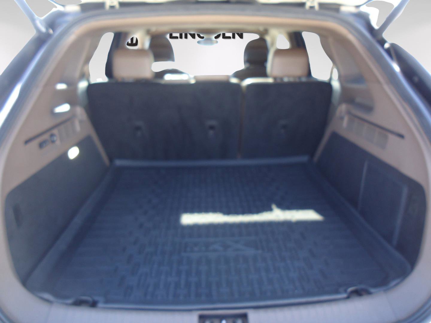 Used 2016 Lincoln MKX Reserve w/ Technology Package AWD/4WD image 11