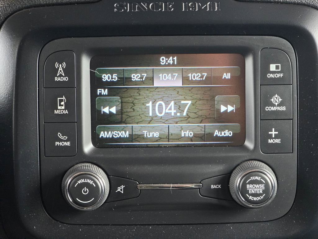 Used 2015 Jeep Renegade Latitude w/ Cold Weather Group II AWD/4WD image 11