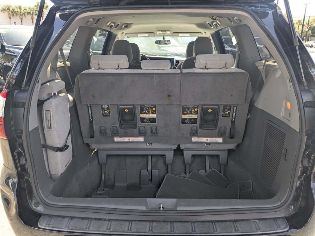 Used 2017 Toyota Sienna LE FWD image 22