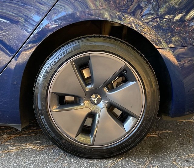Used 2023 Tesla Model 3 Standard Range image 6
