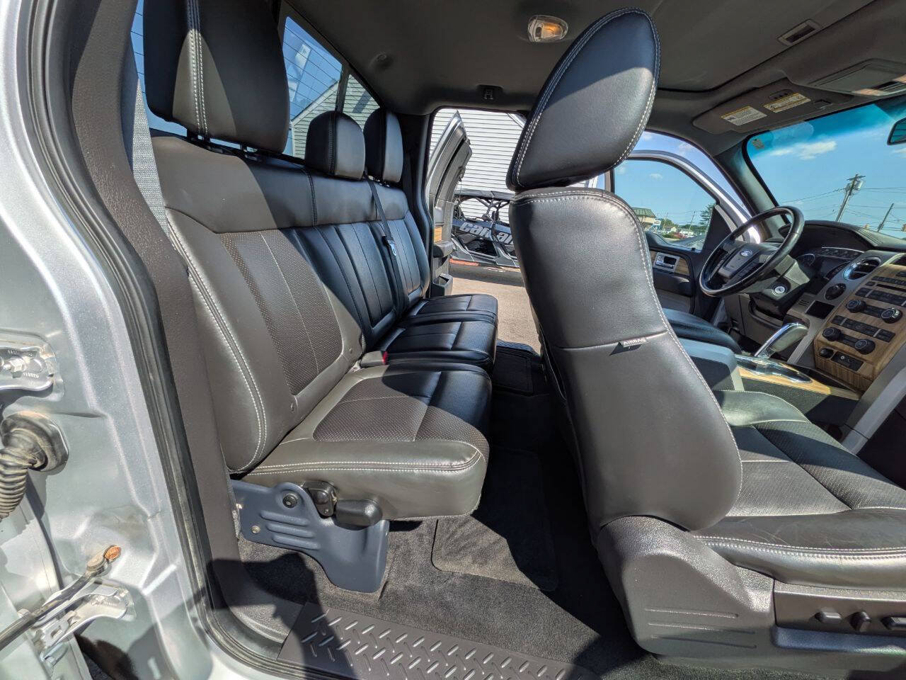 Used 2011 Ford F150 Lariat w/ Lariat Plus Pkg AWD/4WD image 24