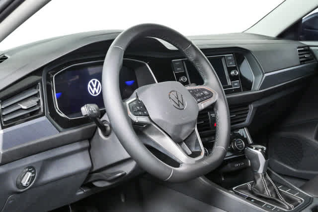 Used 2024 Volkswagen Jetta SE FWD image 10