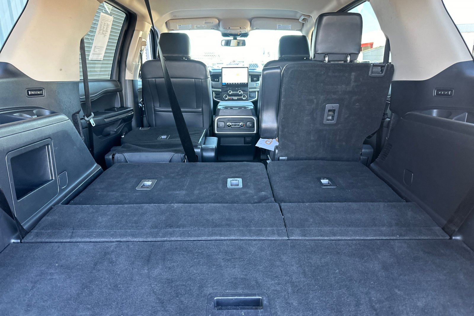 Used 2024 Ford Expedition XLT AWD/4WD image 17