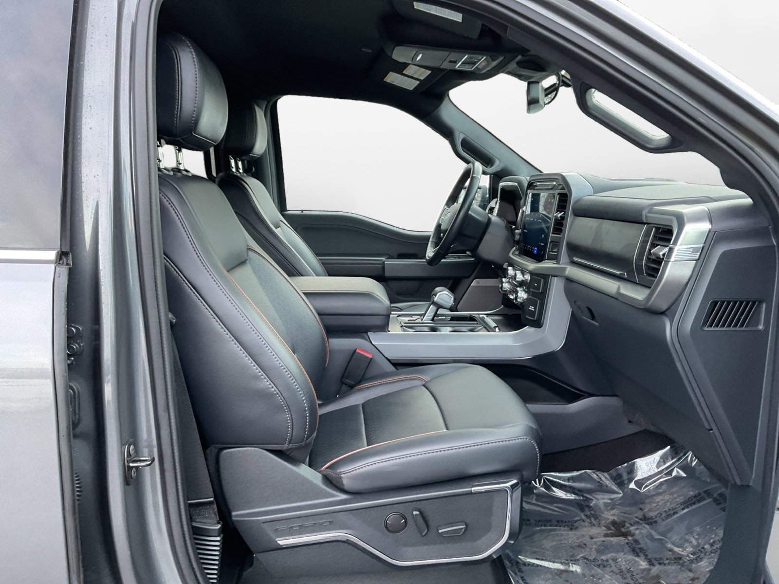 Used 2024 Ford F150 Lariat w/ Tow/Haul Package image 15