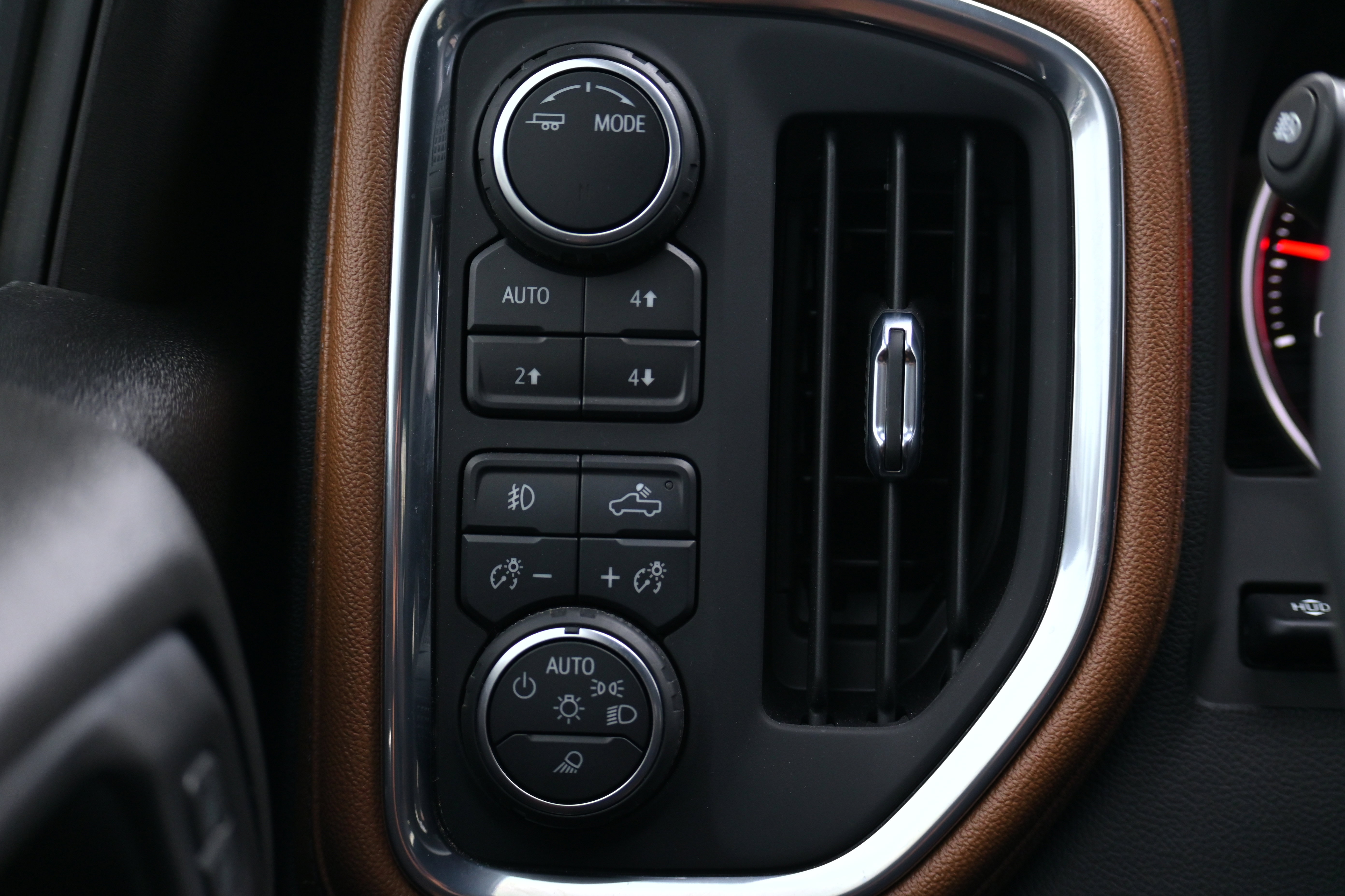 Used 2023 Chevrolet Silverado 2500 High Country w/ Z71 Off-Road Package image 27