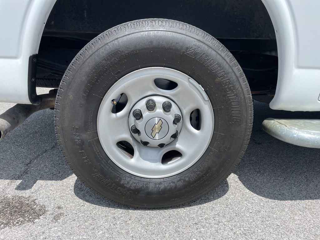 Used 2024 Chevrolet Express 2500 w/ Driver Convenience Package image 20