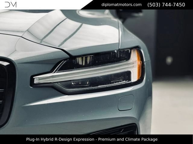 Used 2022 Volvo S60 T8 R-Design Expression w/ Premium Package AWD/4WD image 13